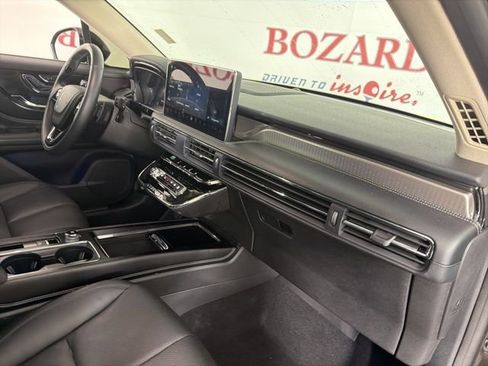 Used 2024 Lincoln Corsair Reserve image 17