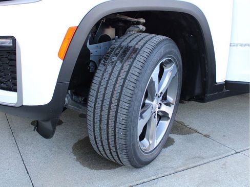 New 2026 Jeep Grand Cherokee Limited AWD/4WD image 39