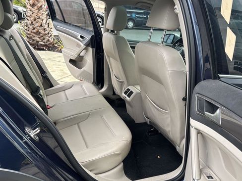 Used 2019 Volkswagen Golf Alltrack SE image 14