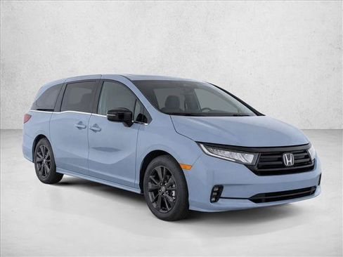 Used 2024 Honda Odyssey Sport image 3