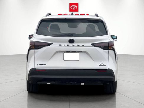 New 2026 Toyota Sienna XLE Woodland Edition AWD/4WD image 4