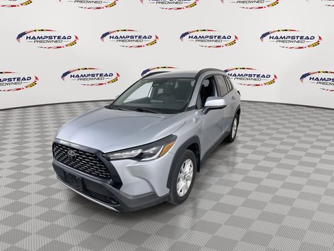 Used 2023 Toyota Corolla Cross LE image 4