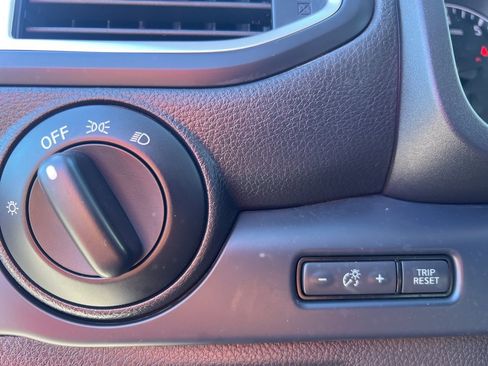 Used 2018 Nissan Titan S w/ S Utility Package image 11