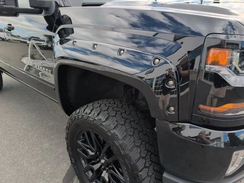 Used 2018 Chevrolet Silverado 1500 LT w/ All Star Edition AWD/4WD image 5