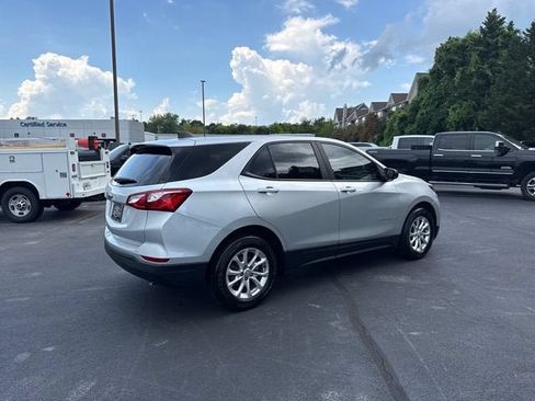 Used 2021 Chevrolet Equinox LS w/ LS Convenience Package FWD image 3