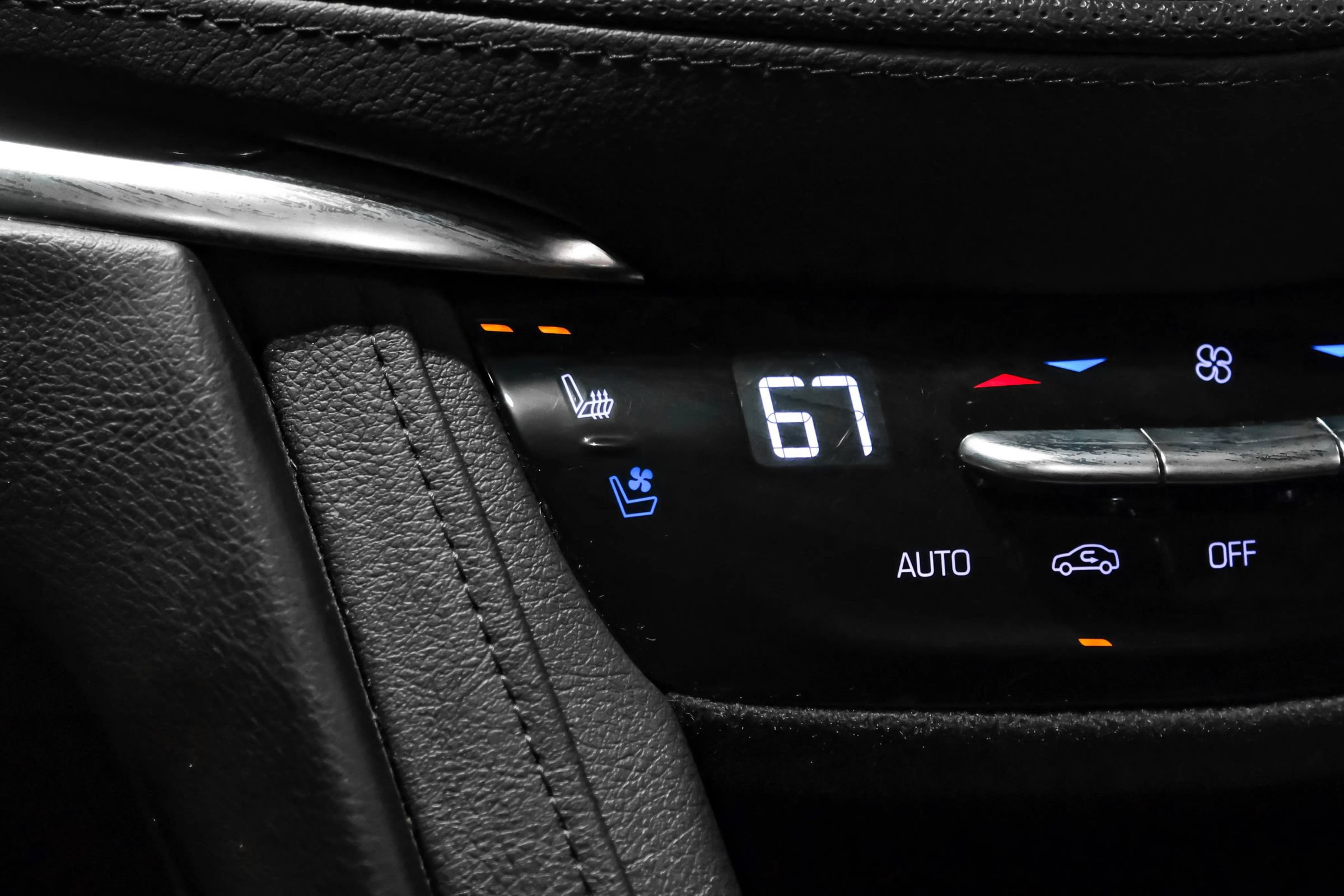 Used 2019 Cadillac XT5 Premium Luxury FWD image 28