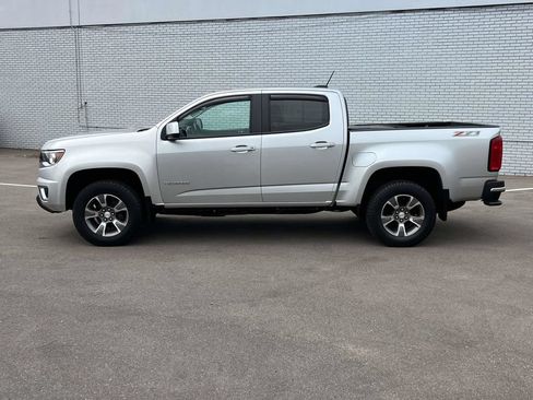 Used 2017 Chevrolet Colorado Z71 AWD/4WD image 2