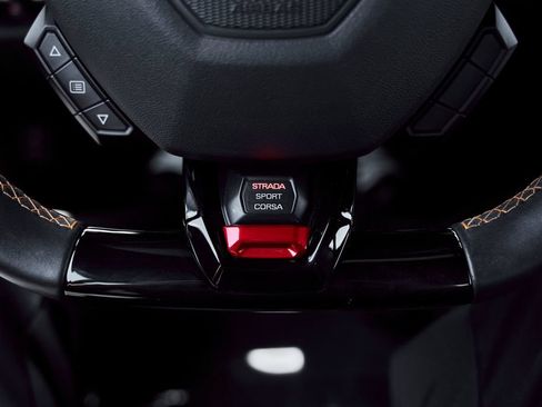 Used 2021 Lamborghini Huracan EVO RWD image 56