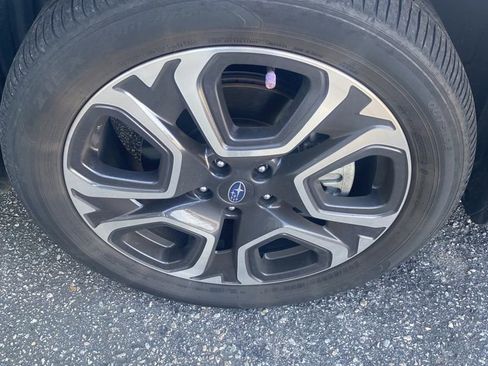 Used 2023 Subaru Ascent Touring image 5