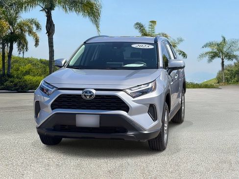 Used 2025 Toyota RAV4 LE AWD/4WD image 7