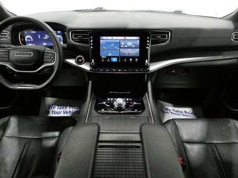 Used 2023 Jeep Wagoneer L Series III w/ Preferred Equipment Group image 8