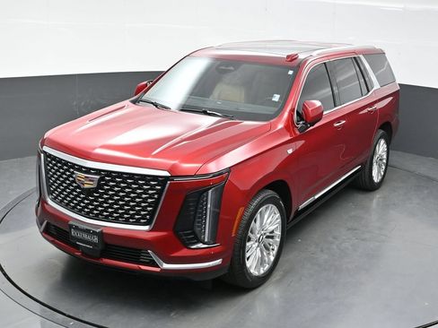 Certified 2025 Cadillac Escalade Premium Luxury w/ Touring Package AWD/4WD image 42