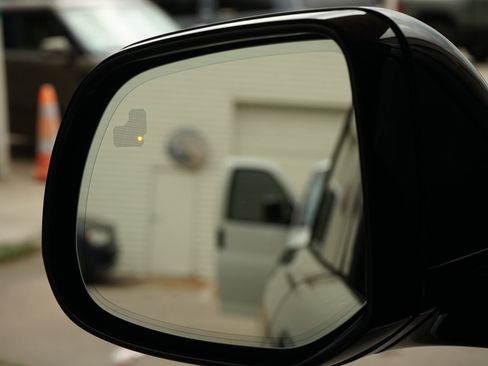 Used 2023 Land Rover Range Rover SE image 21