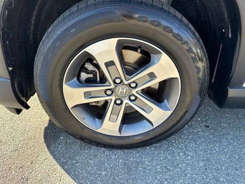 Used 2025 Honda Pilot EX-L image 11