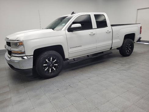 Used 2018 Chevrolet Silverado 1500 LT RWD image 2