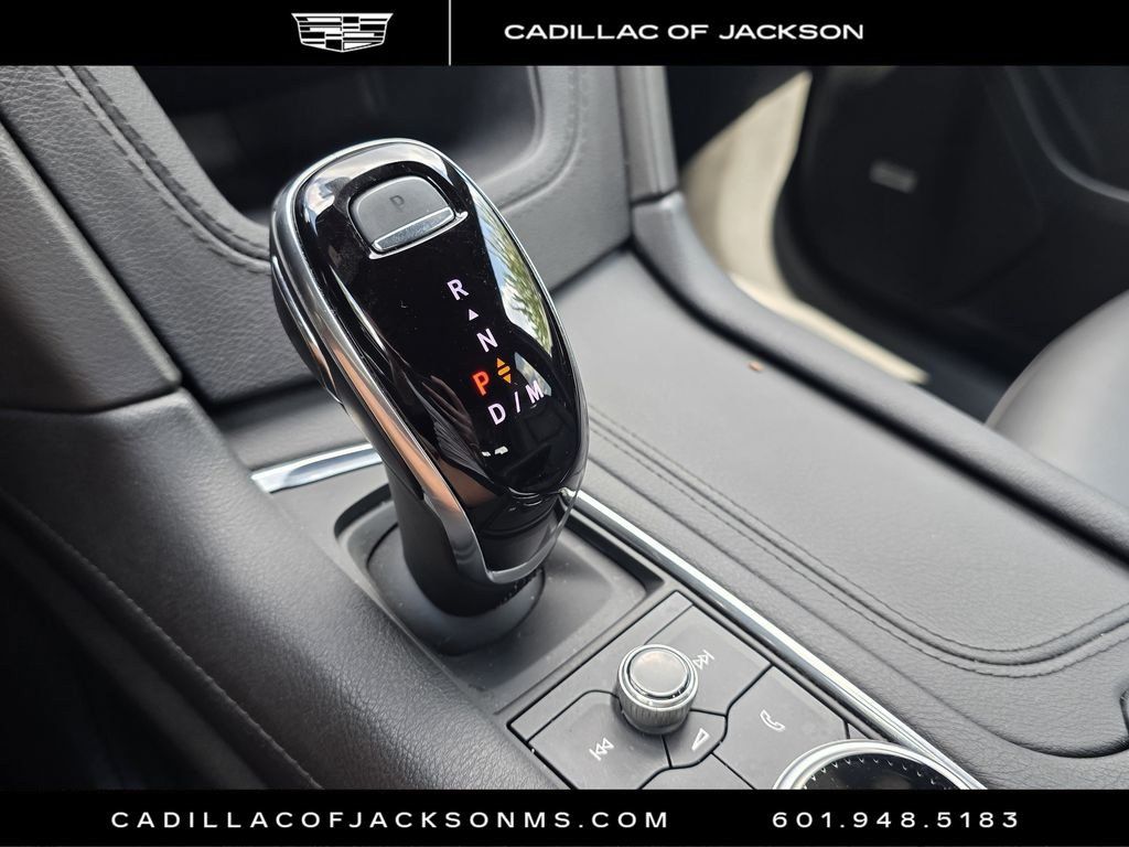 Certified 2024 Cadillac XT6 Luxury FWD image 16