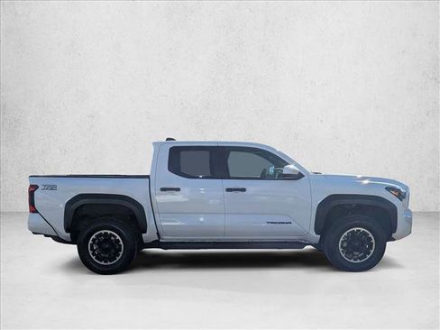 Used 2024 Toyota Tacoma TRD Off-Road image 4