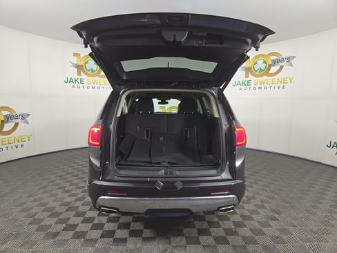 Certified 2017 GMC Acadia Denali w/ Technology Package AWD/4WD image 37
