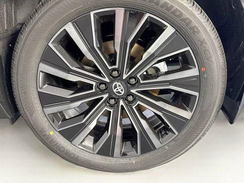 New 2026 Toyota C-HR image 31