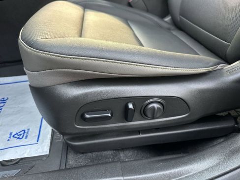 Used 2024 Chevrolet Trax ACTIV w/ Sunroof Package FWD image 12