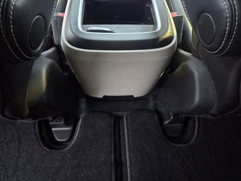 Used 2023 Chrysler Pacifica Touring-L image 24