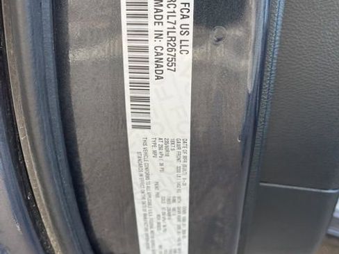 Used 2020 Chrysler Pacifica Touring-L w/ S Appearance Package FWD image 27