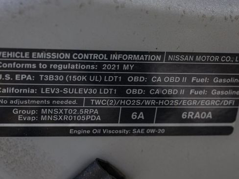 Used 2021 Nissan Rogue SV FWD image 32