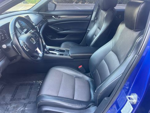 Used 2018 Honda Accord Sport image 14