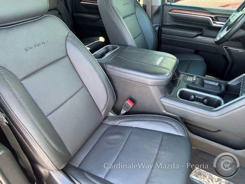 Used 2025 GMC Sierra 3500 Denali w/ Technology Package AWD/4WD image 32