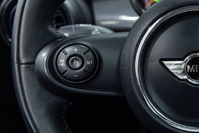 Used 2016 MINI Cooper 4-Door Hardtop FWD image 14