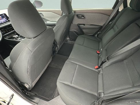 Used 2023 Nissan Rogue S AWD/4WD image 9