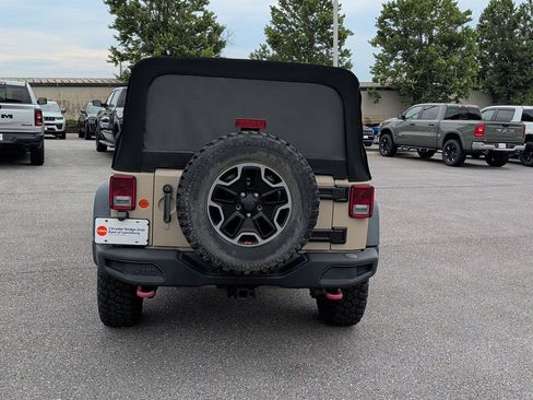 Used 2016 Jeep Wrangler Unlimited Rubicon AWD/4WD image 5