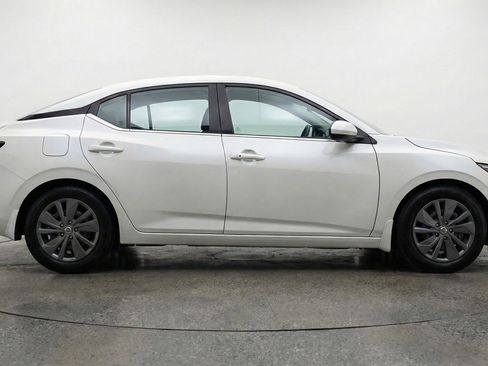 Used 2025 Nissan Sentra S FWD image 11