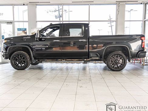 Used 2023 Chevrolet Silverado 3500 High Country w/ Z71 Off-Road Package image 6