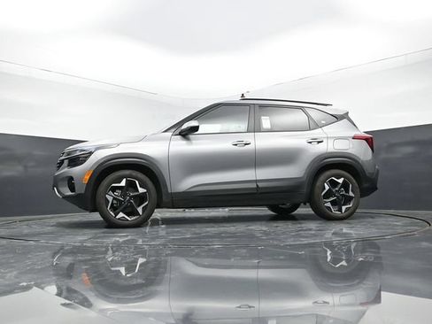 Used 2025 Kia Seltos S FWD image 49