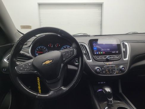 Used 2021 Chevrolet Malibu LT w/ Leather Package FWD image 22