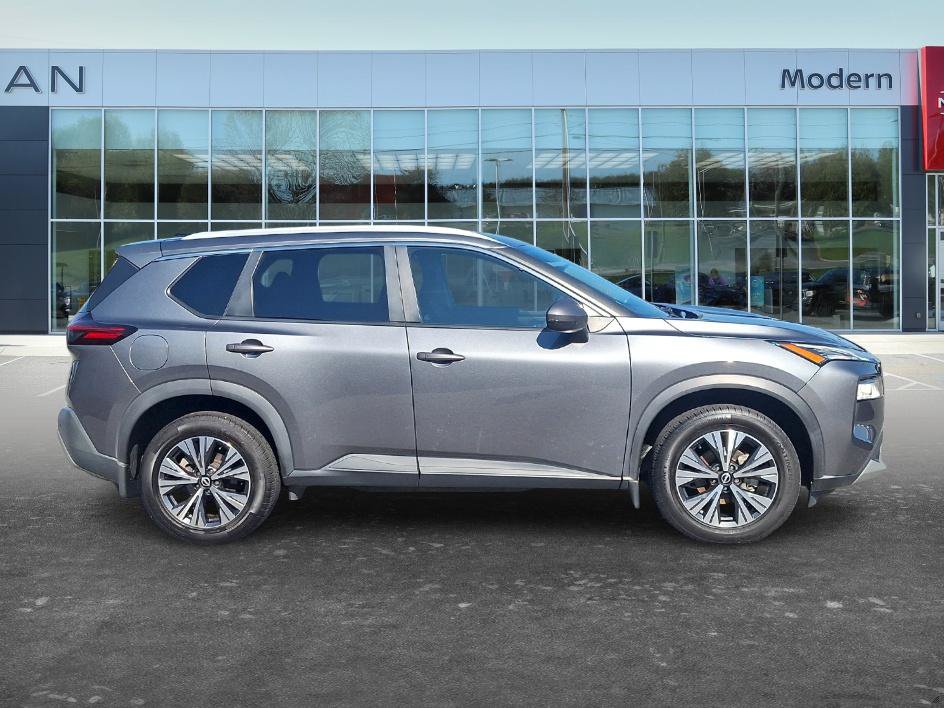 Certified 2022 Nissan Rogue SV w/ SV Premium Package FWD image 4