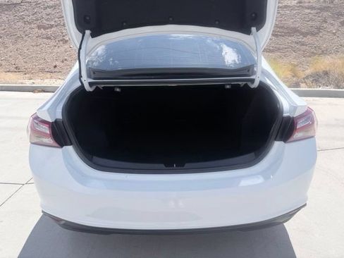 Used 2022 Chevrolet Malibu LT FWD image 29