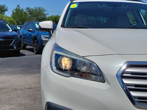 Used 2016 Subaru Outback 2.5i Limited AWD/4WD image 7