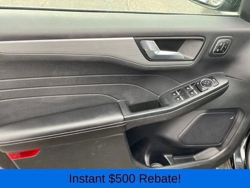 Used 2023 Ford Escape Platinum image 16