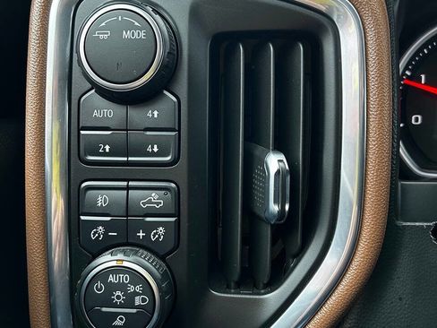 Used 2021 Chevrolet Silverado 2500 High Country image 7