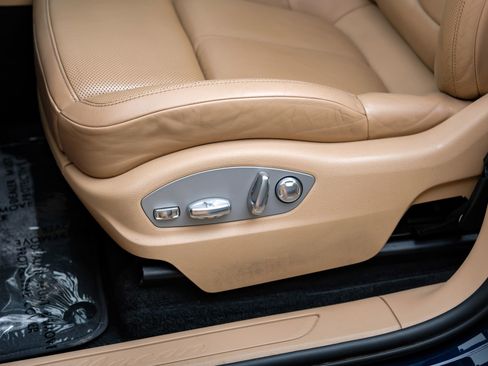 Used 2023 Porsche Macan AWD/4WD image 45