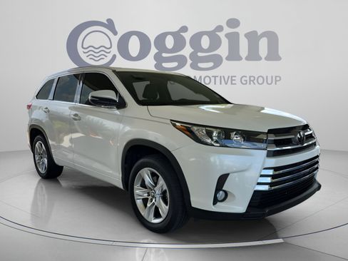 Used 2018 Toyota Highlander Limited FWD image 7