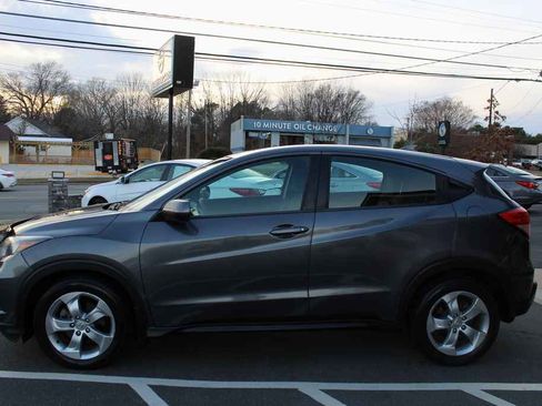 Used 2016 Honda HR-V LX image 10