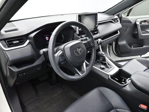 Used 2022 Toyota RAV4 XSE AWD/4WD image 16