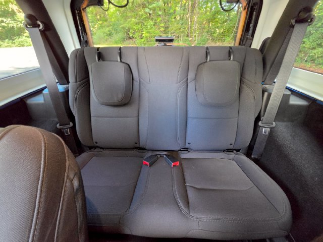 Used 2023 Jeep Wrangler Sport AWD/4WD image 16