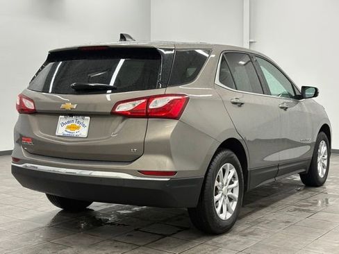 Used 2018 Chevrolet Equinox LT image 2