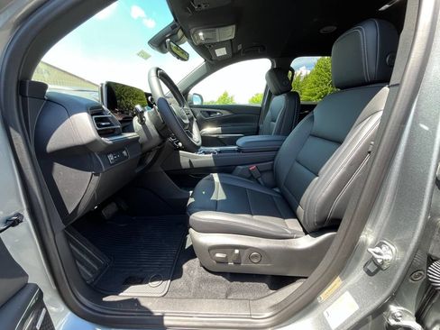 New 2026 Chevrolet Traverse LT w/ Enhanced Driving Package FWD image 8