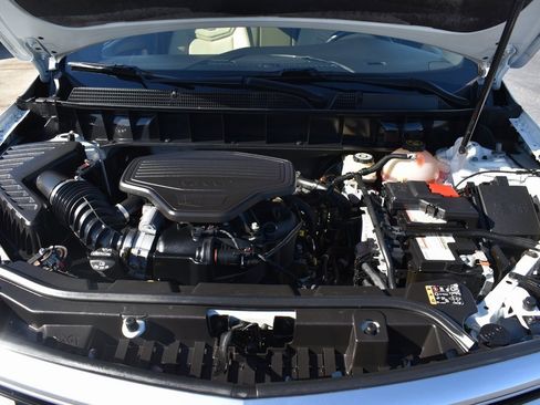 Used 2018 Cadillac XT5 Luxury w/ Driver Awareness Package image 7