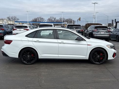 Used 2022 Volkswagen Jetta GLI Autobahn w/ GLI Black Package image 9